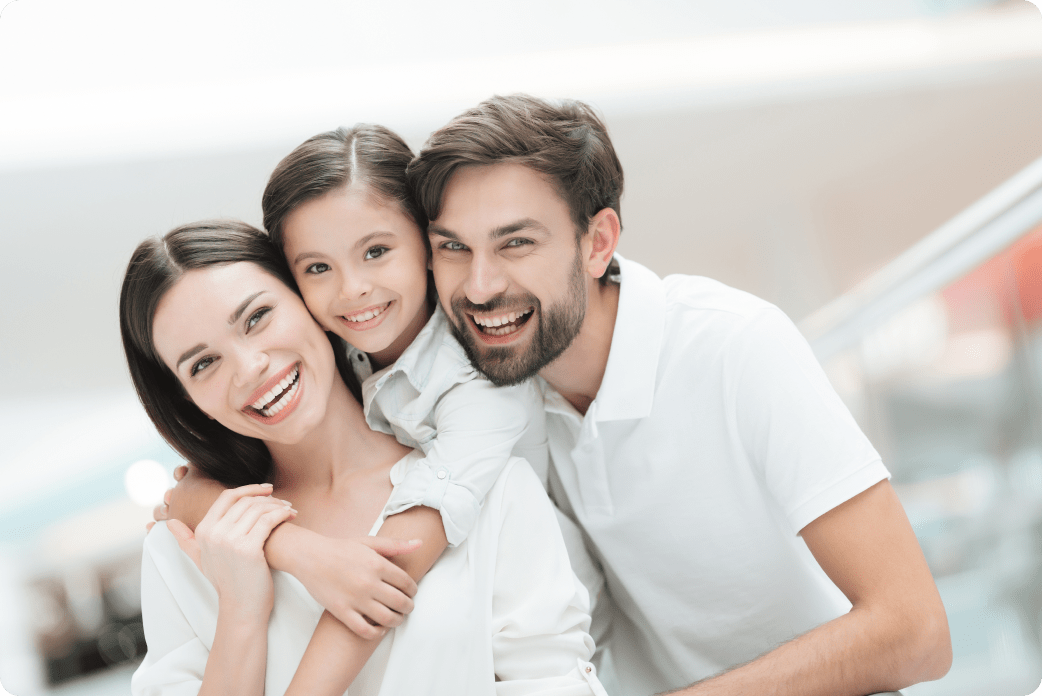 couple-daughter-with-shopping-bags-are-shopping-mall 1-min